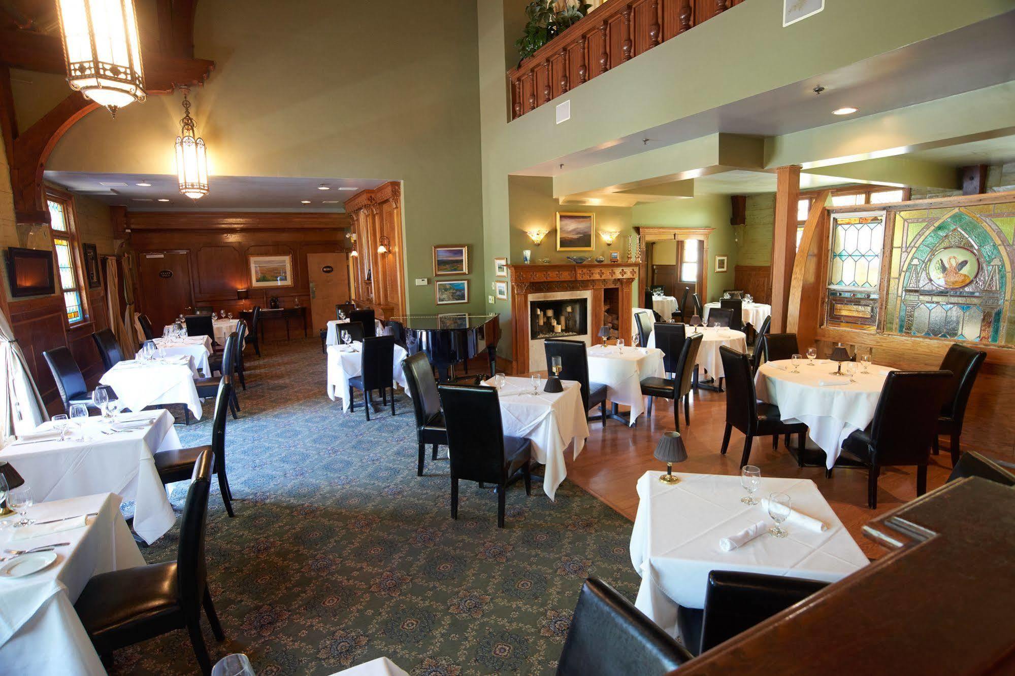 Belfry Inn And Bistro Sandwich Exterior foto